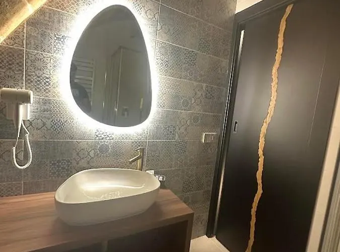 Bed and Breakfast Glamour